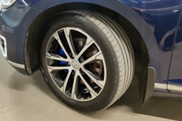 Sininen Volkswagen PASSAT 2018 kuva 10.