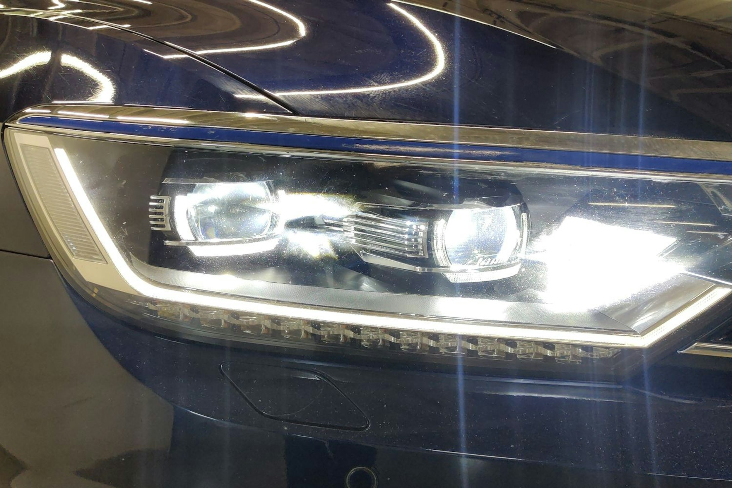 Sininen Volkswagen PASSAT 2018 kuva 11.