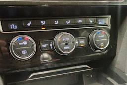 Sininen Volkswagen PASSAT 2018 kuva 14.