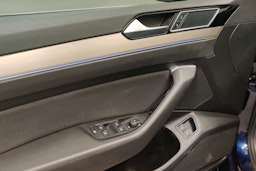 Sininen Volkswagen PASSAT 2018 kuva 17.