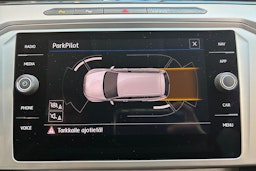 sininen Volkswagen Passat 2018 kuva 15.