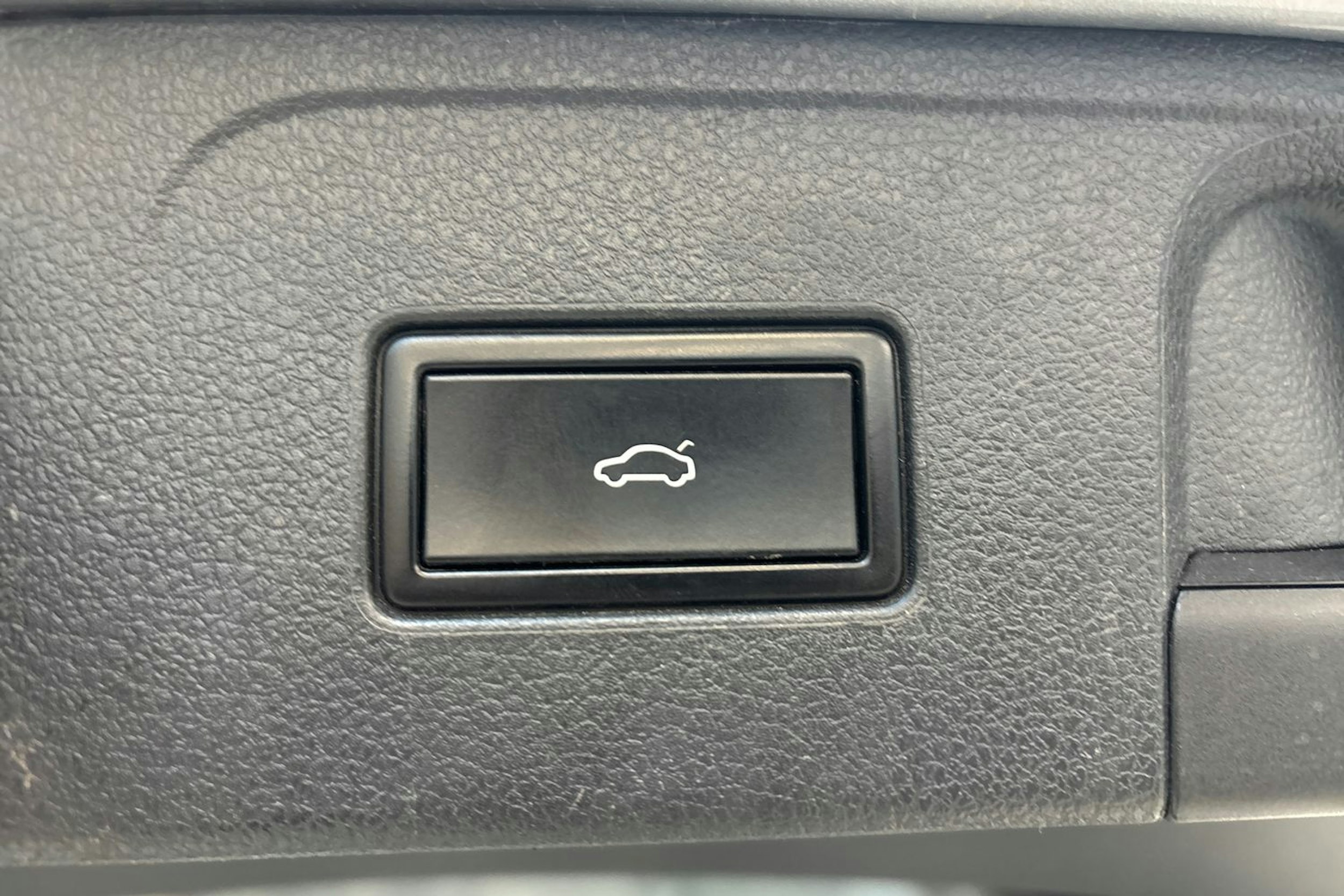 sininen Volkswagen Passat 2018 kuva 20.