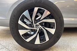 sininen Volkswagen Passat 2018 kuva 21.