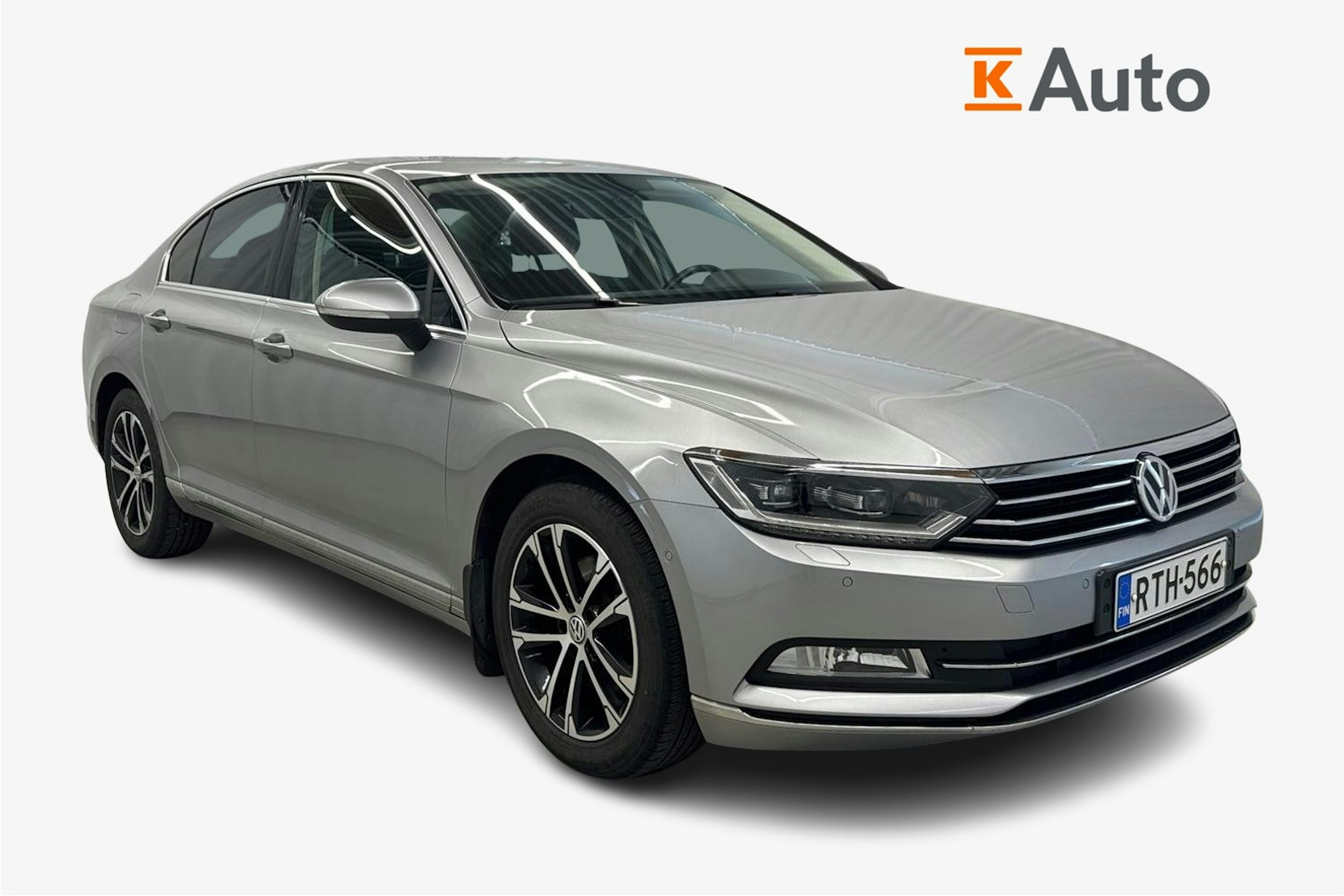 sininen Volkswagen Passat 2018 kuva 1.
