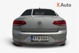 sininen Volkswagen Passat 2018 kuva 3.
