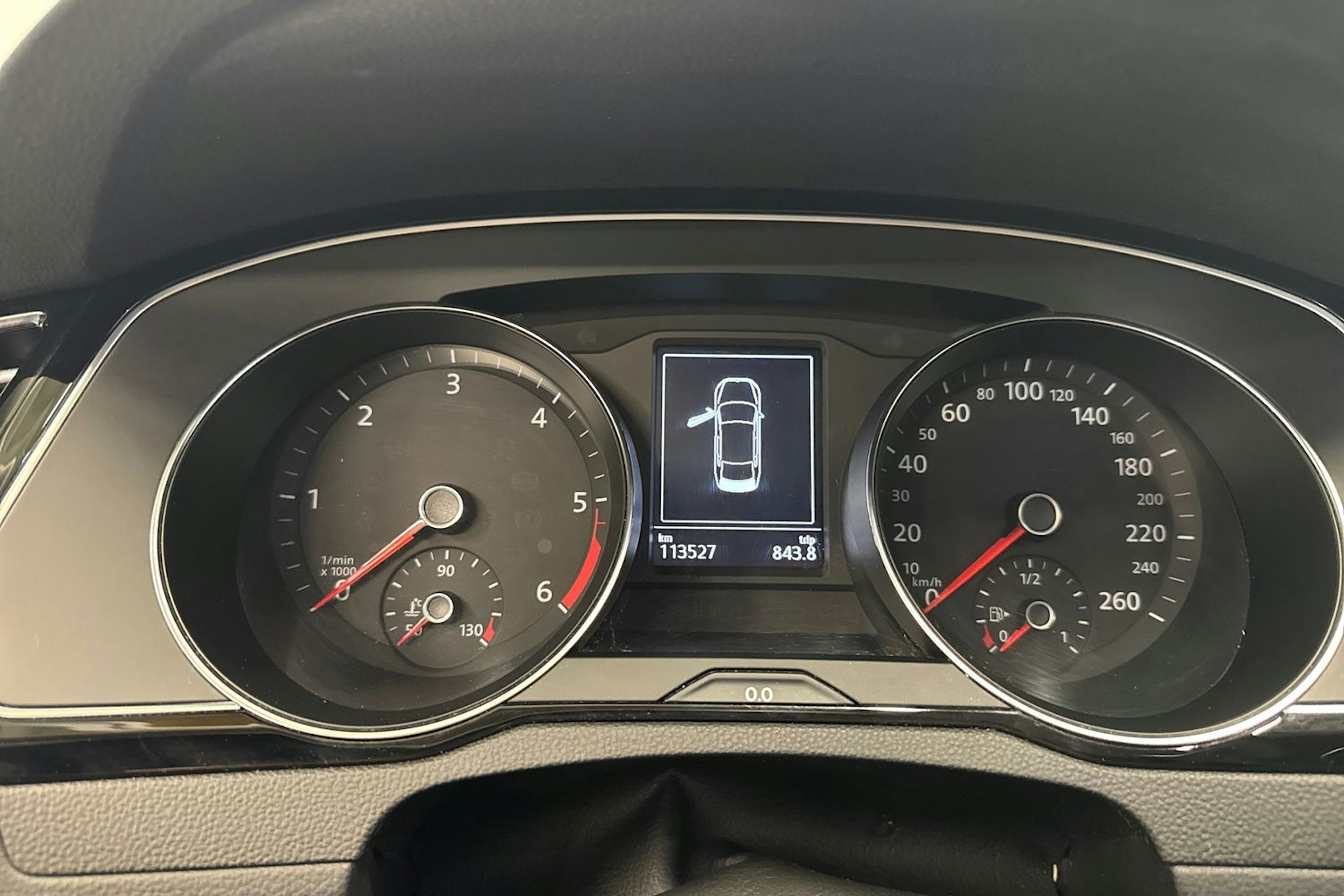 sininen Volkswagen Passat 2018 kuva 16.