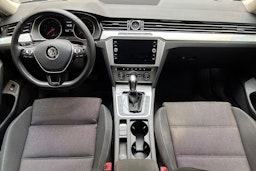 Valkoinen Volkswagen PASSAT 2018 kuva 7.