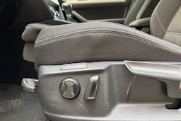 Valkoinen Volkswagen PASSAT 2018 kuva 16.