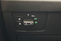 Valkoinen Volkswagen PASSAT 2018 kuva 17.