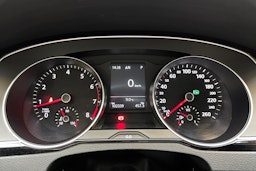 Valkoinen Volkswagen PASSAT 2018 kuva 19.