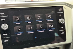 Valkoinen Volkswagen PASSAT 2018 kuva 25.