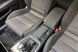 Valkoinen Volkswagen PASSAT 2018 kuva 29.