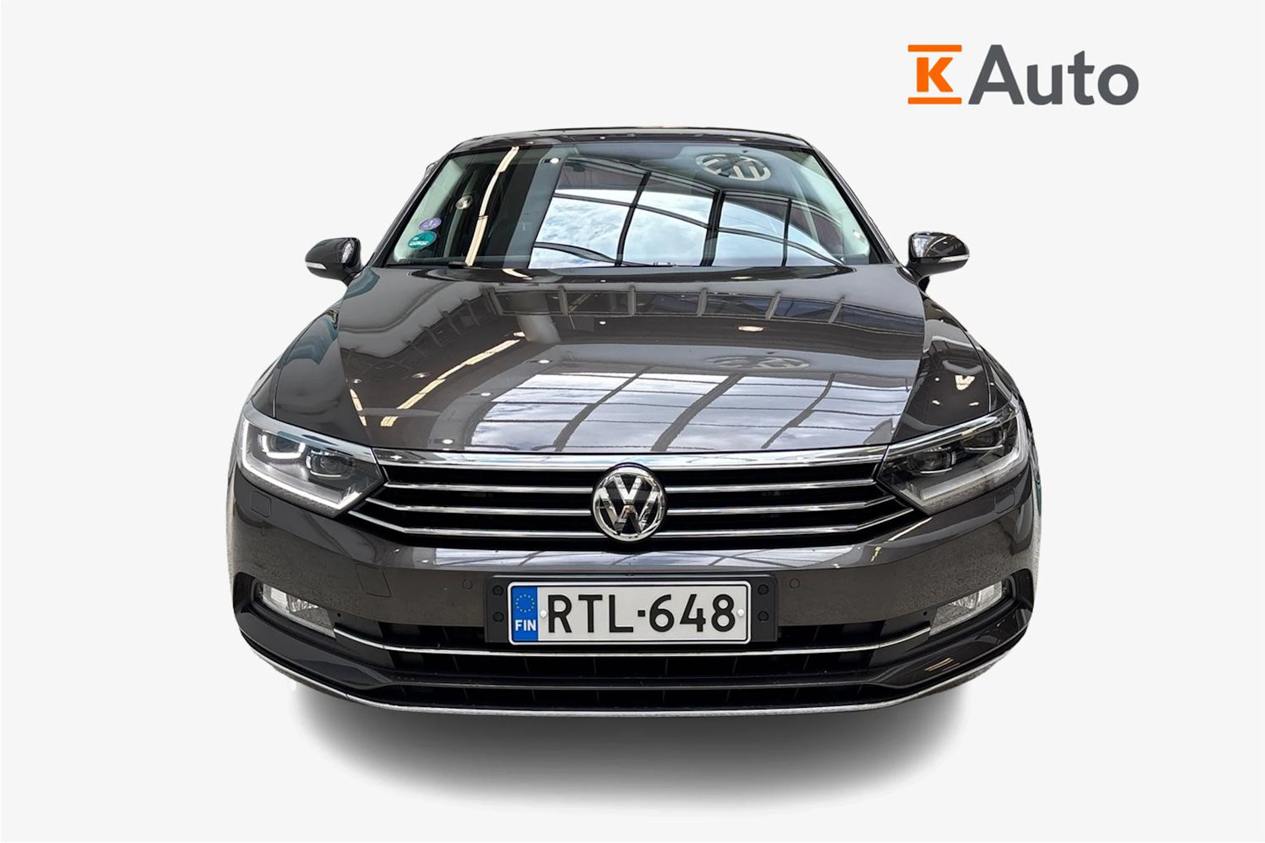 ruskea (beige) Volkswagen Passat 2018 kuva 4.