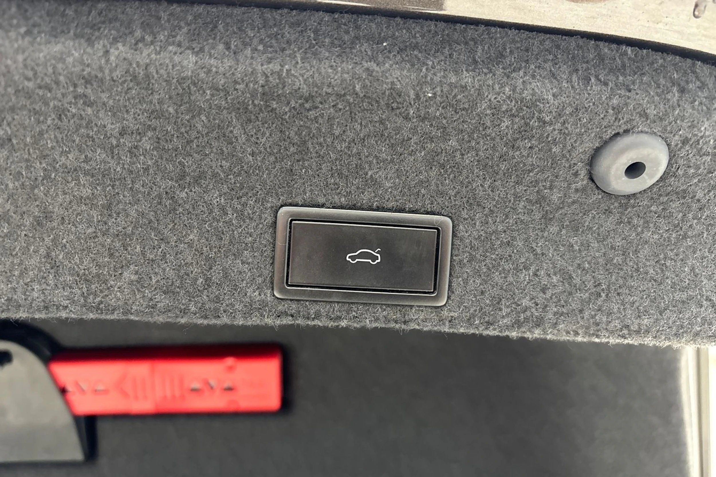 ruskea (beige) Volkswagen Passat 2018 kuva 12.
