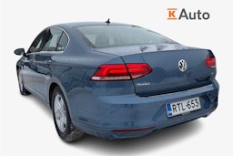 sininen Volkswagen Passat 2018 kuva 2.