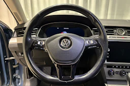 met. sininen Volkswagen Passat 2018 kuva 52.