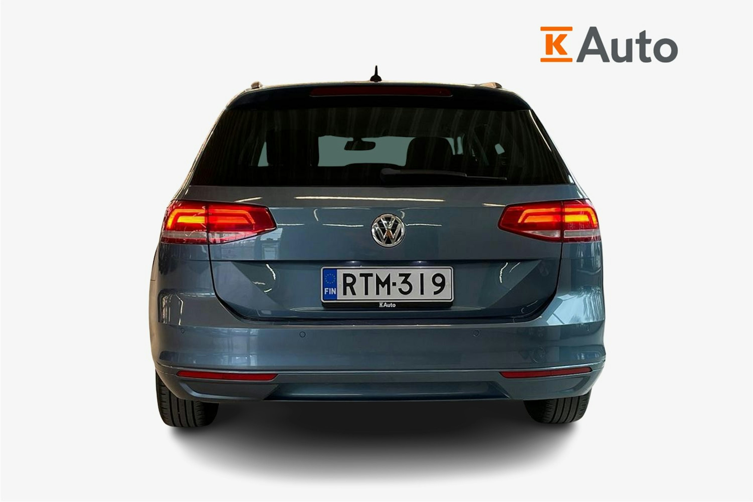 sininen Volkswagen Passat 2018 kuva 3.