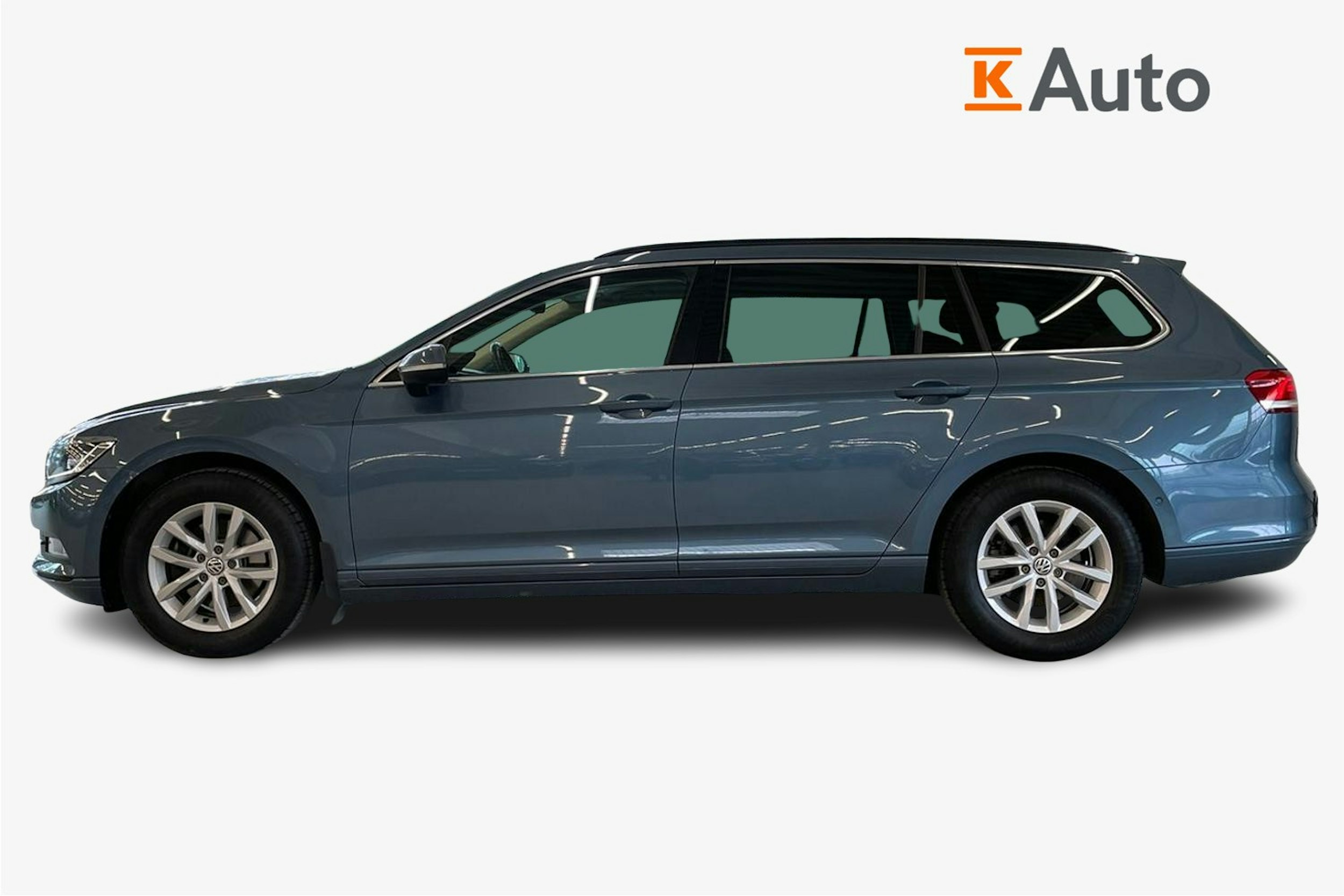 sininen Volkswagen Passat 2018 kuva 6.