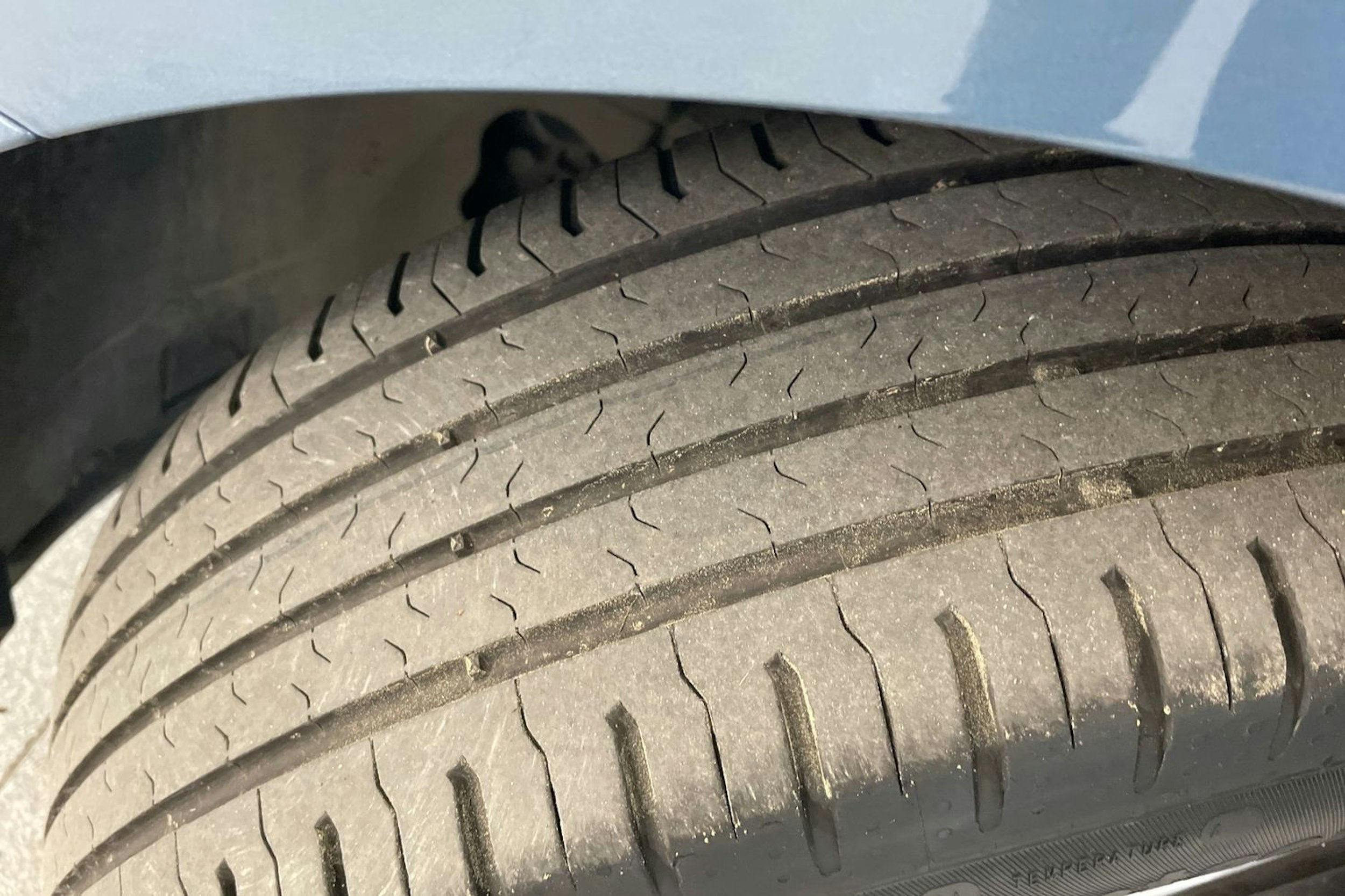 sininen Volkswagen Passat 2018 kuva 14.