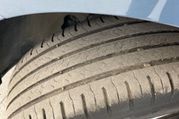 sininen Volkswagen Passat 2018 kuva 14.