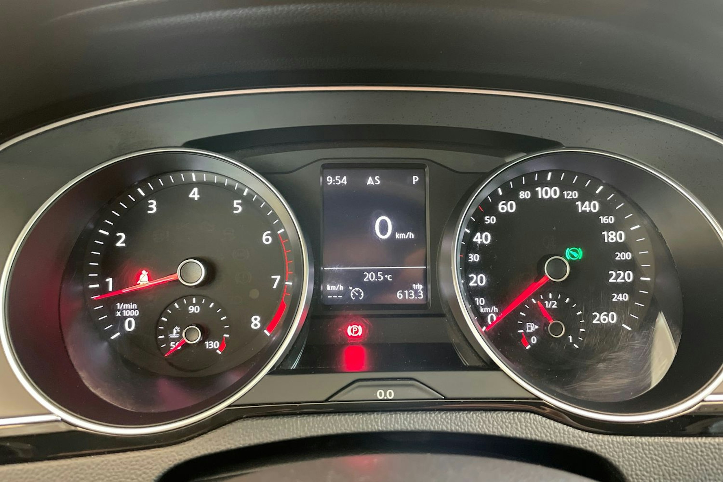 sininen Volkswagen Passat 2018 kuva 16.