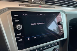 sininen Volkswagen Passat 2018 kuva 17.