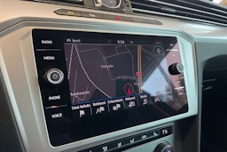 sininen Volkswagen Passat 2018 kuva 19.
