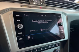 sininen Volkswagen Passat 2018 kuva 20.