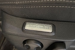 sininen Volkswagen Passat 2018 kuva 28.