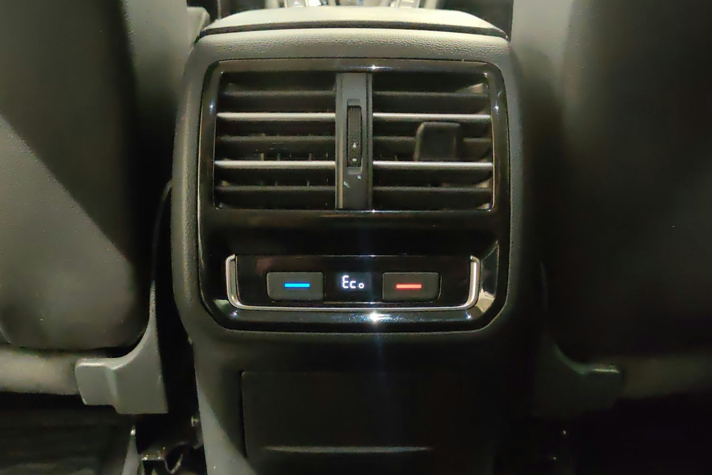 Hopea Volkswagen PASSAT 2018 kuva 21.
