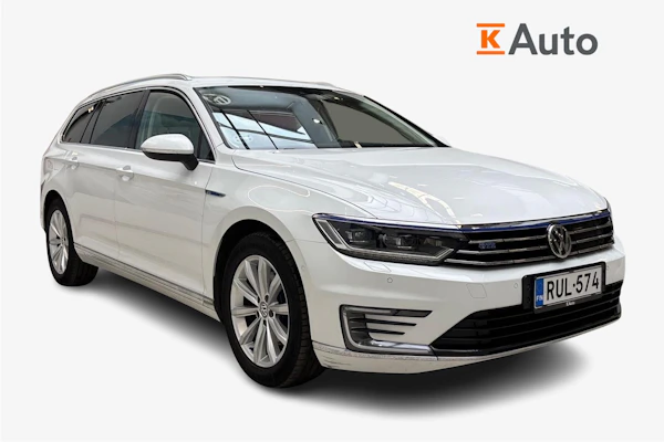 Volkswagen Passat Variant GTE Plug-In Hybrid 160 kW (218 hv) DSG-automaatti