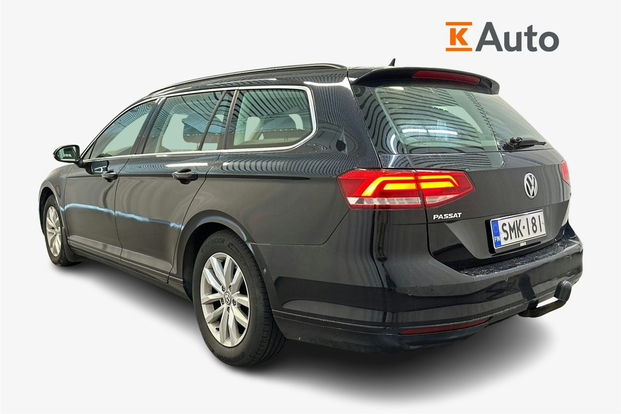 musta Volkswagen Passat 2018 kuva 2.