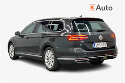 harmaa Volkswagen Passat 2018 kuva 2.