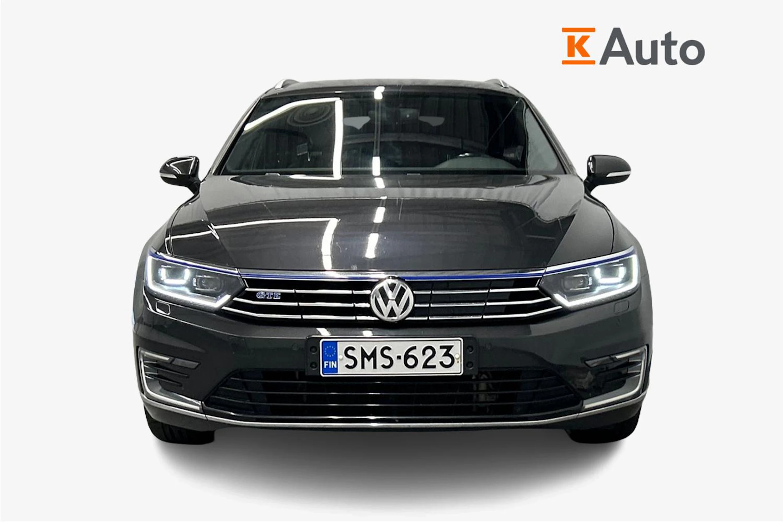 harmaa Volkswagen Passat 2018 kuva 4.