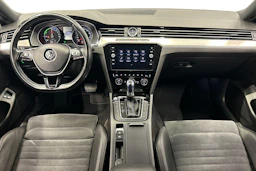 harmaa Volkswagen Passat 2018 kuva 7.