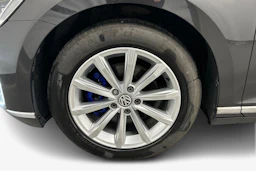 harmaa Volkswagen Passat 2018 kuva 9.