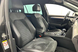 harmaa Volkswagen Passat 2018 kuva 11.