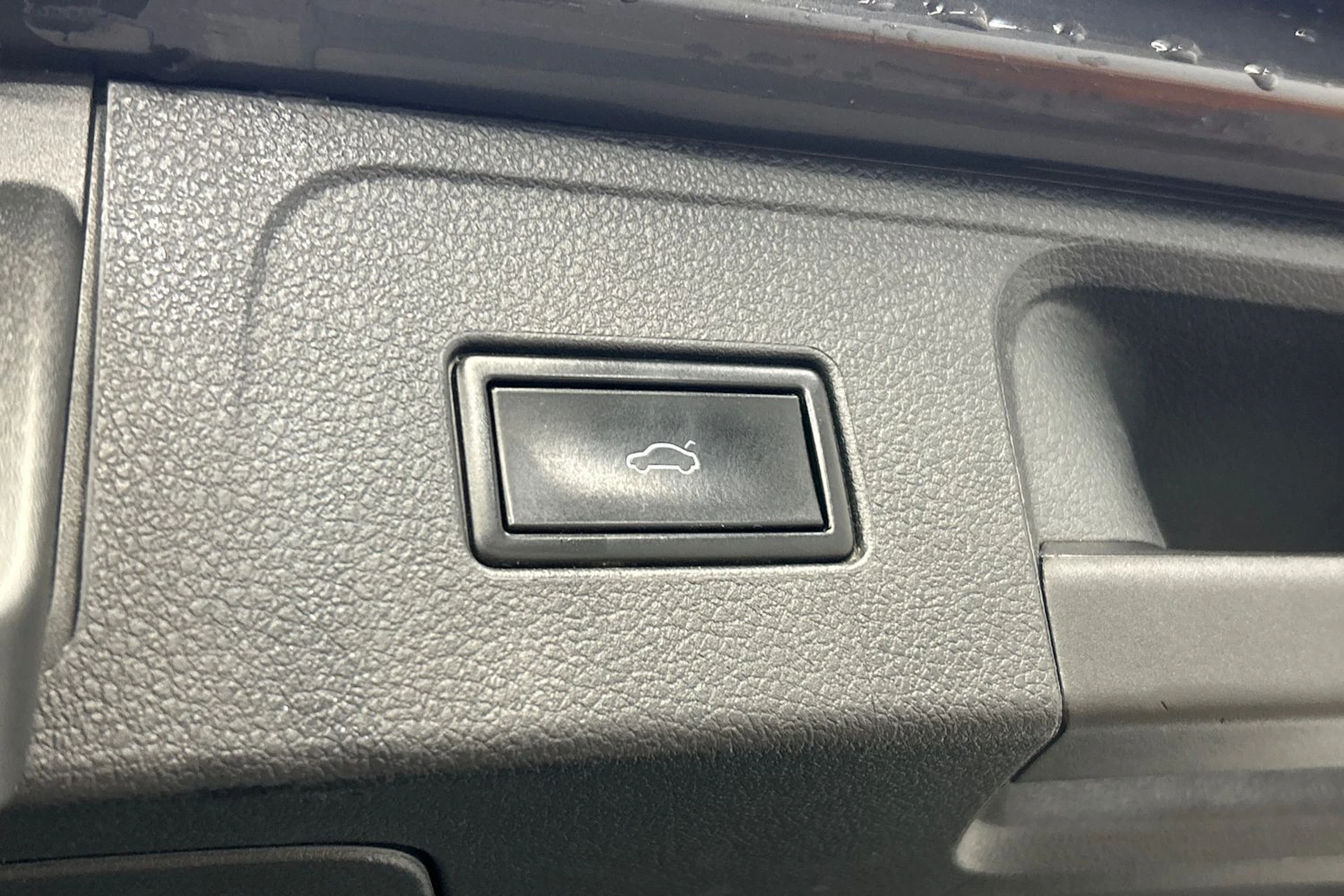 harmaa Volkswagen Passat 2018 kuva 14.
