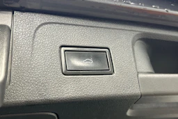 harmaa Volkswagen Passat 2018 kuva 14.