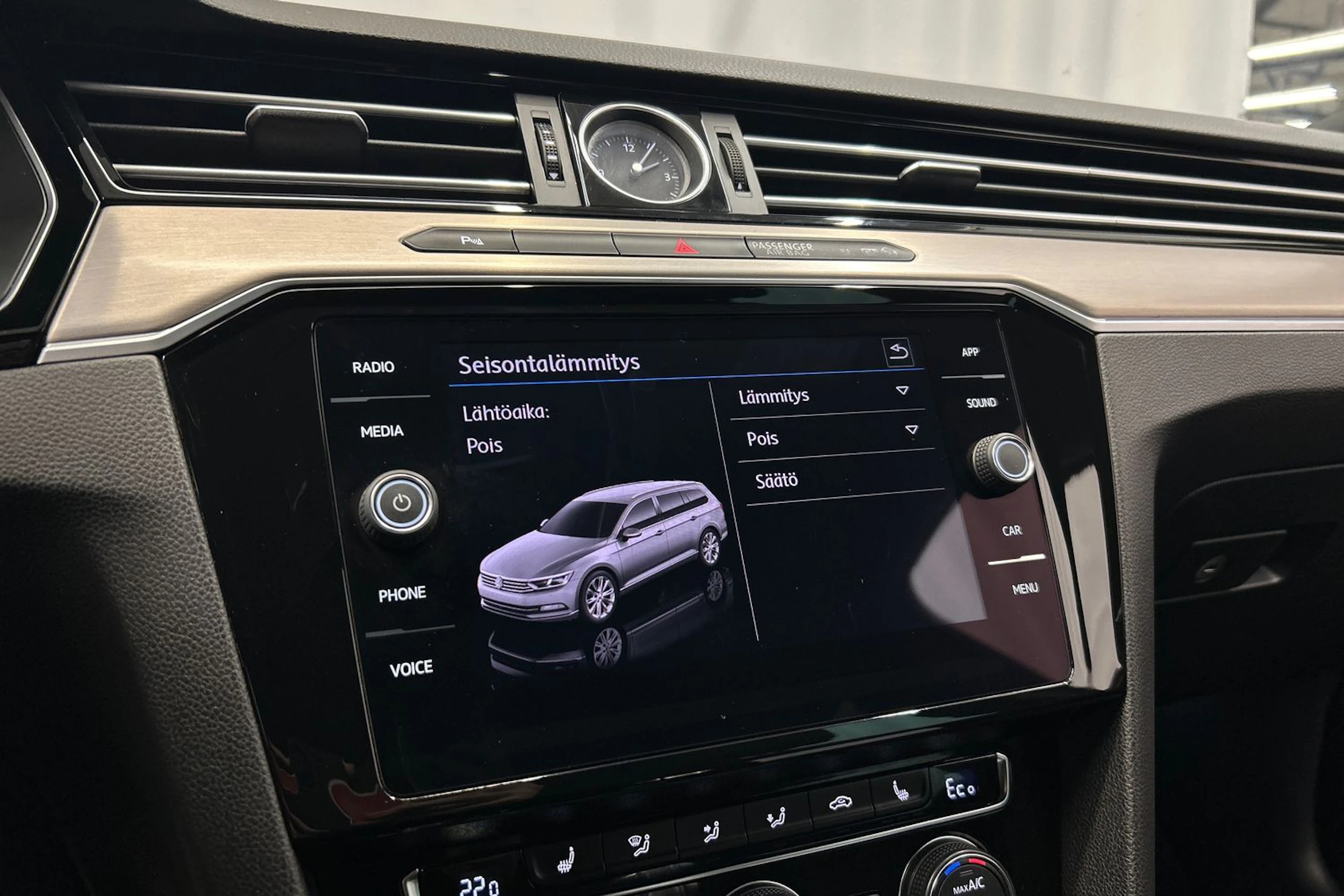 harmaa Volkswagen Passat 2018 kuva 23.