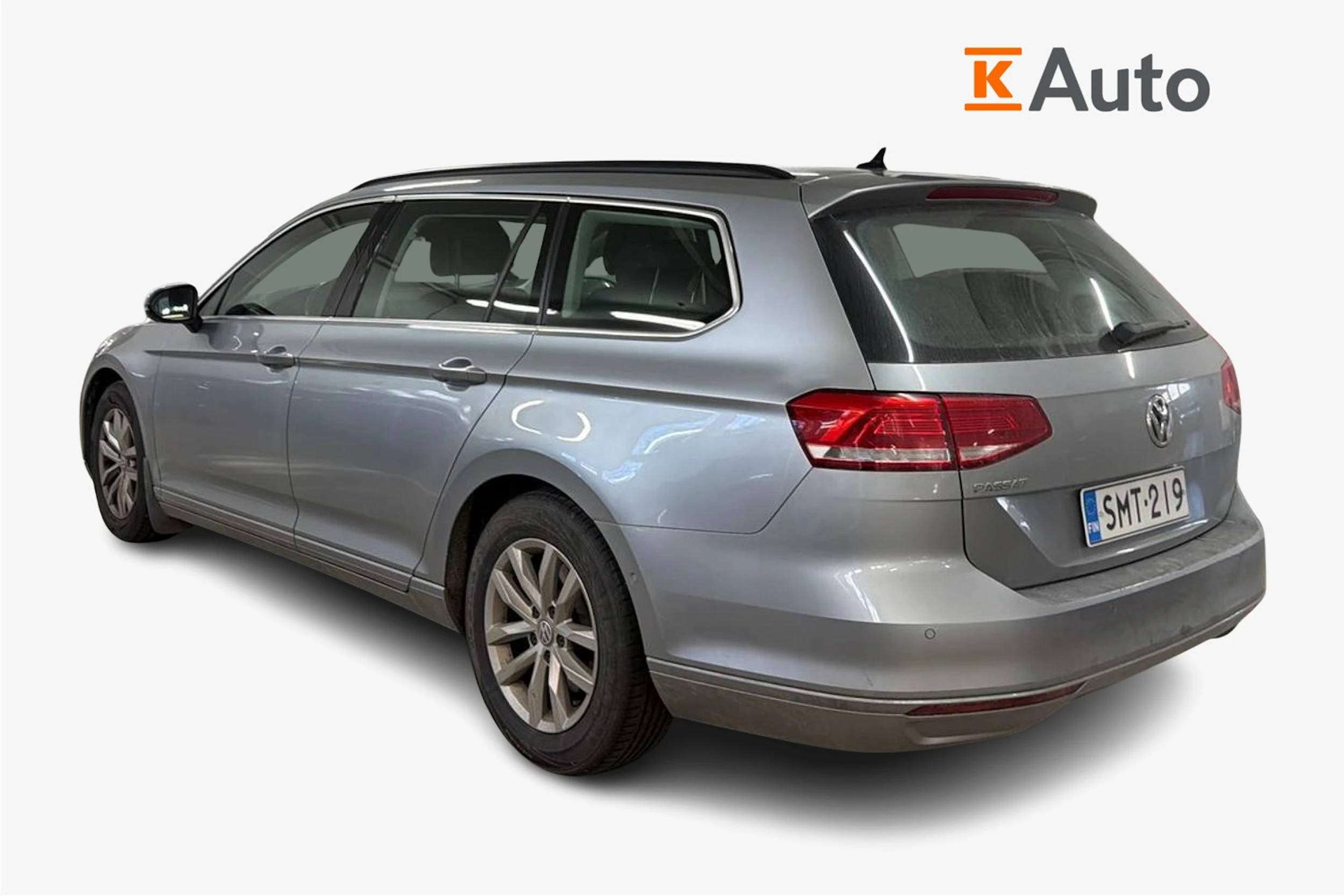 sininen Volkswagen Passat 2018 kuva 2.