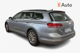 sininen Volkswagen Passat 2018 kuva 2.