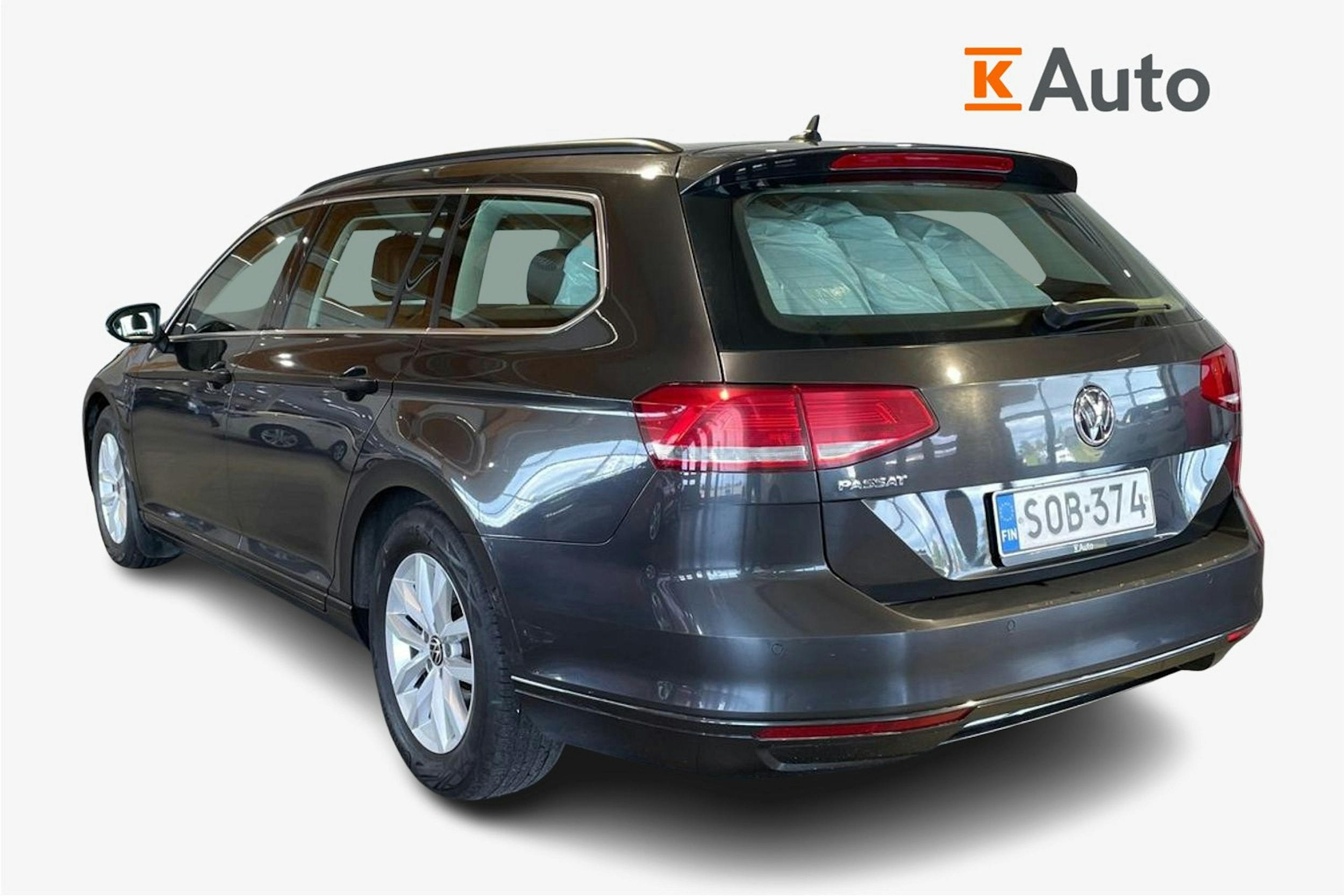 harmaa Volkswagen Passat 2018 kuva 2.
