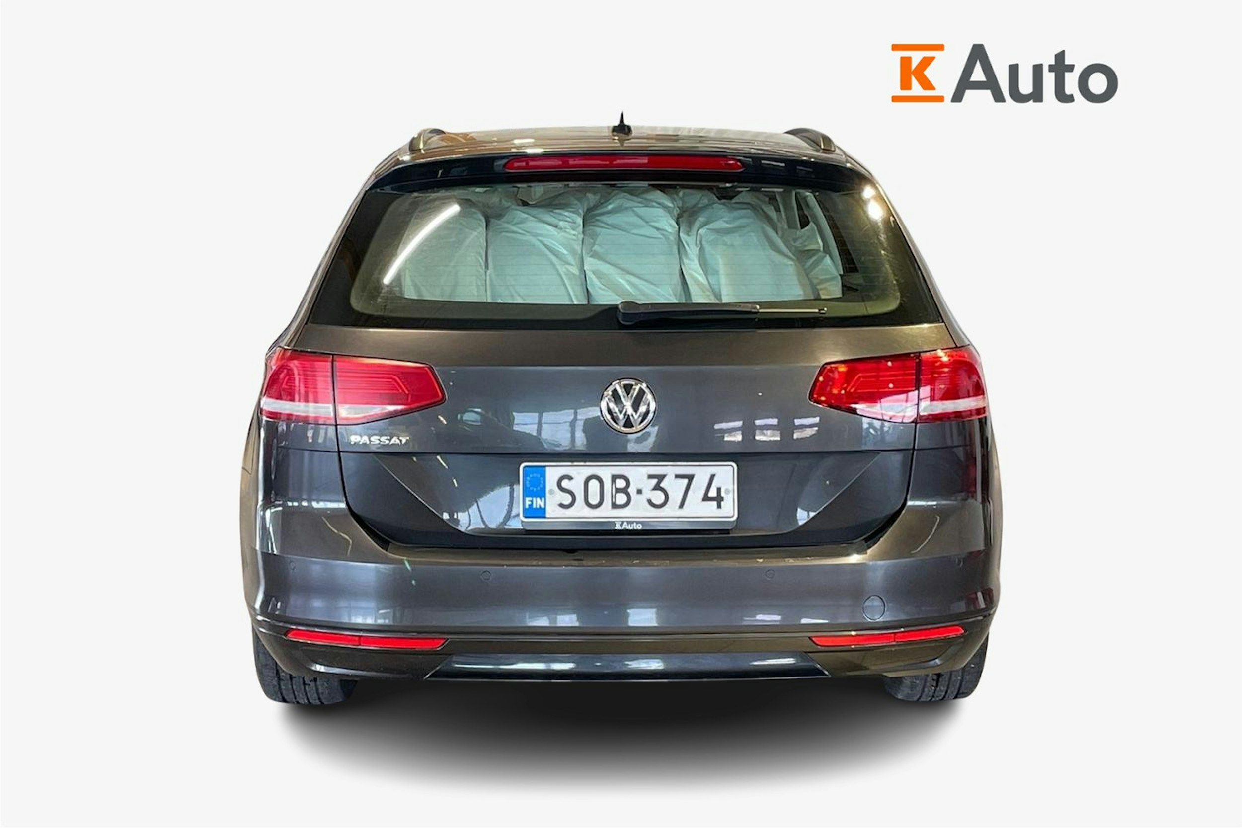 harmaa Volkswagen Passat 2018 kuva 3.