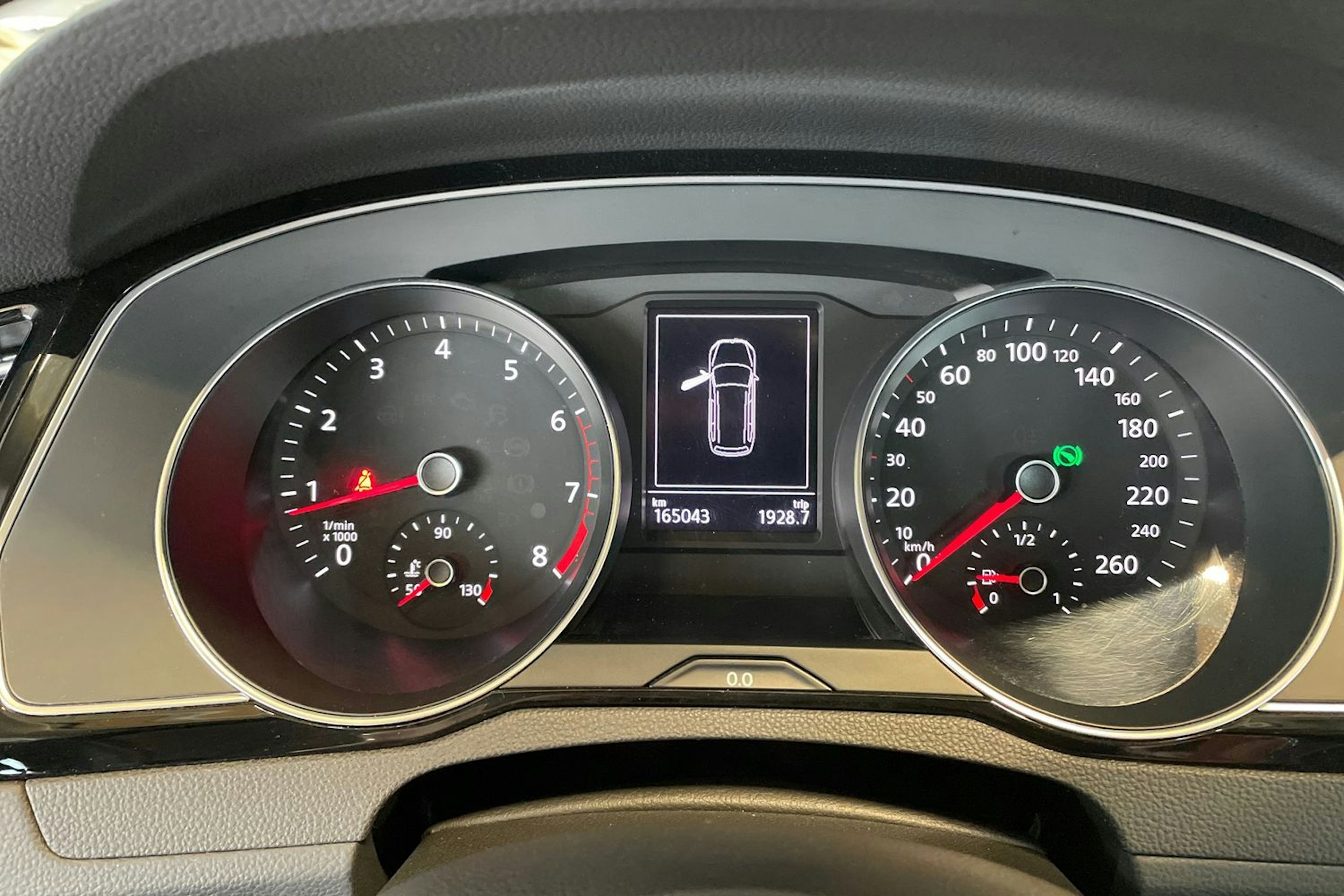harmaa Volkswagen Passat 2018 kuva 14.