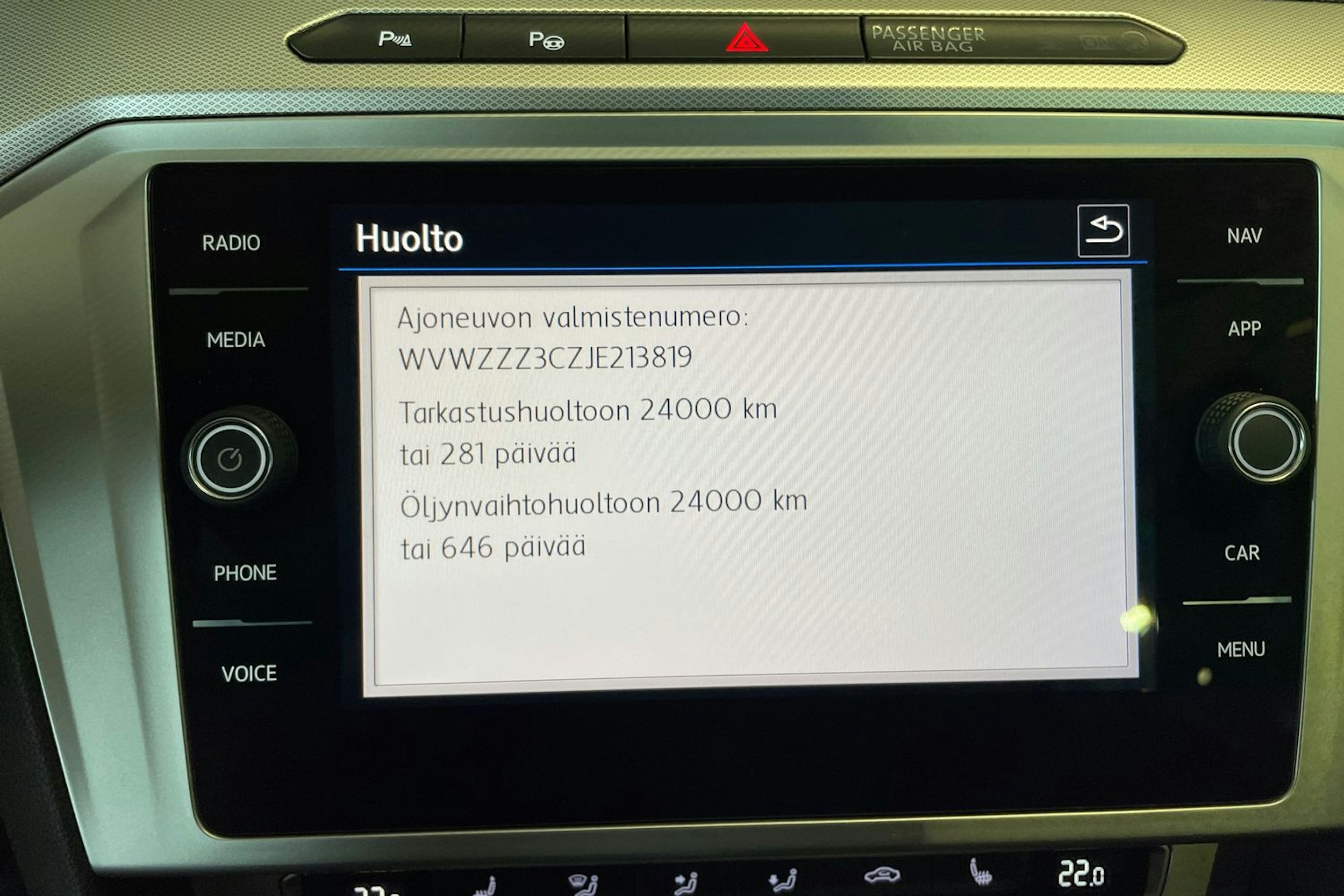 harmaa Volkswagen Passat 2018 kuva 18.