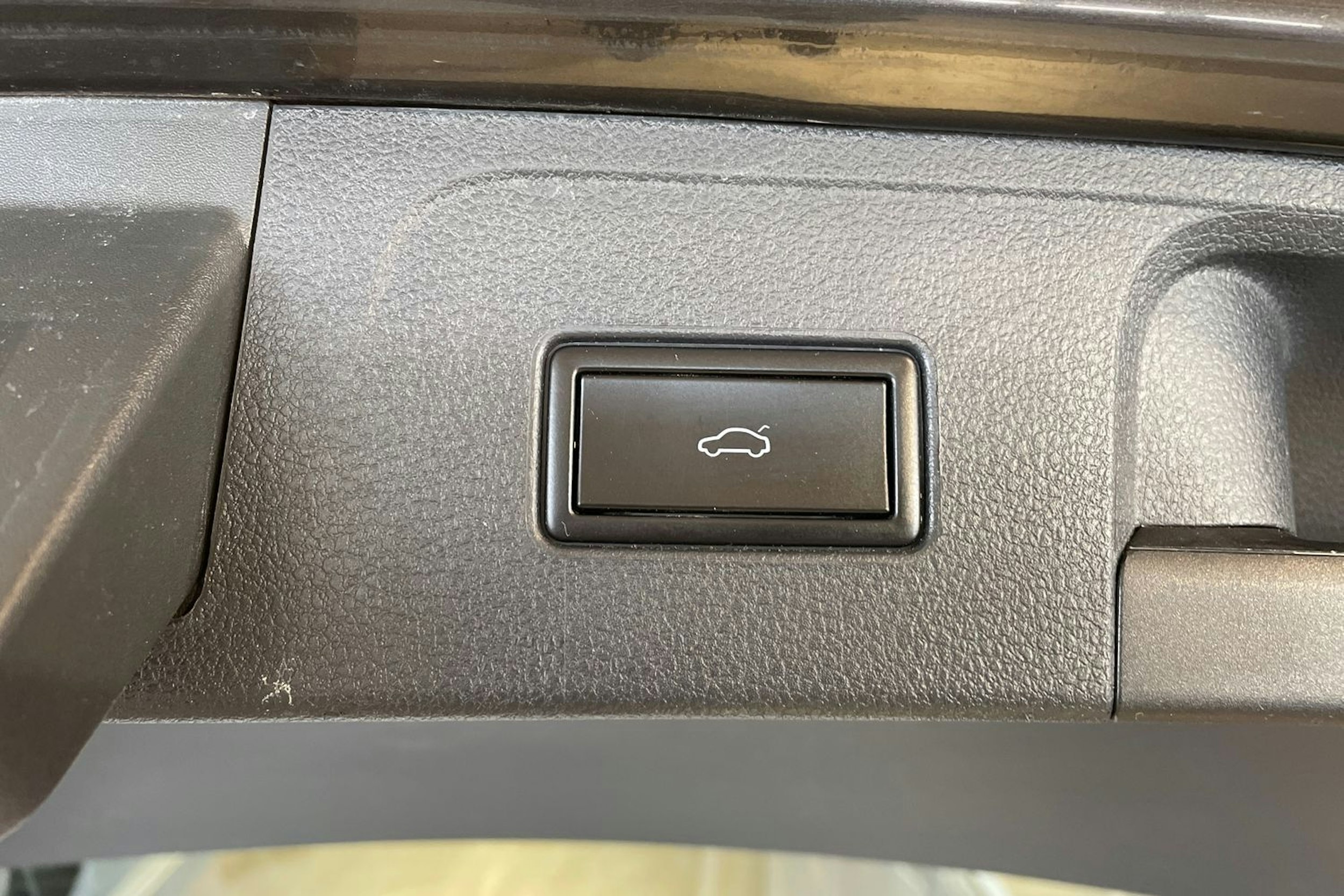 harmaa Volkswagen Passat 2018 kuva 20.