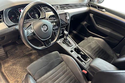 valkoinen Volkswagen Passat 2018 kuva 3.