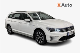 Valkoinen Volkswagen PASSAT 2018 kuva 1.