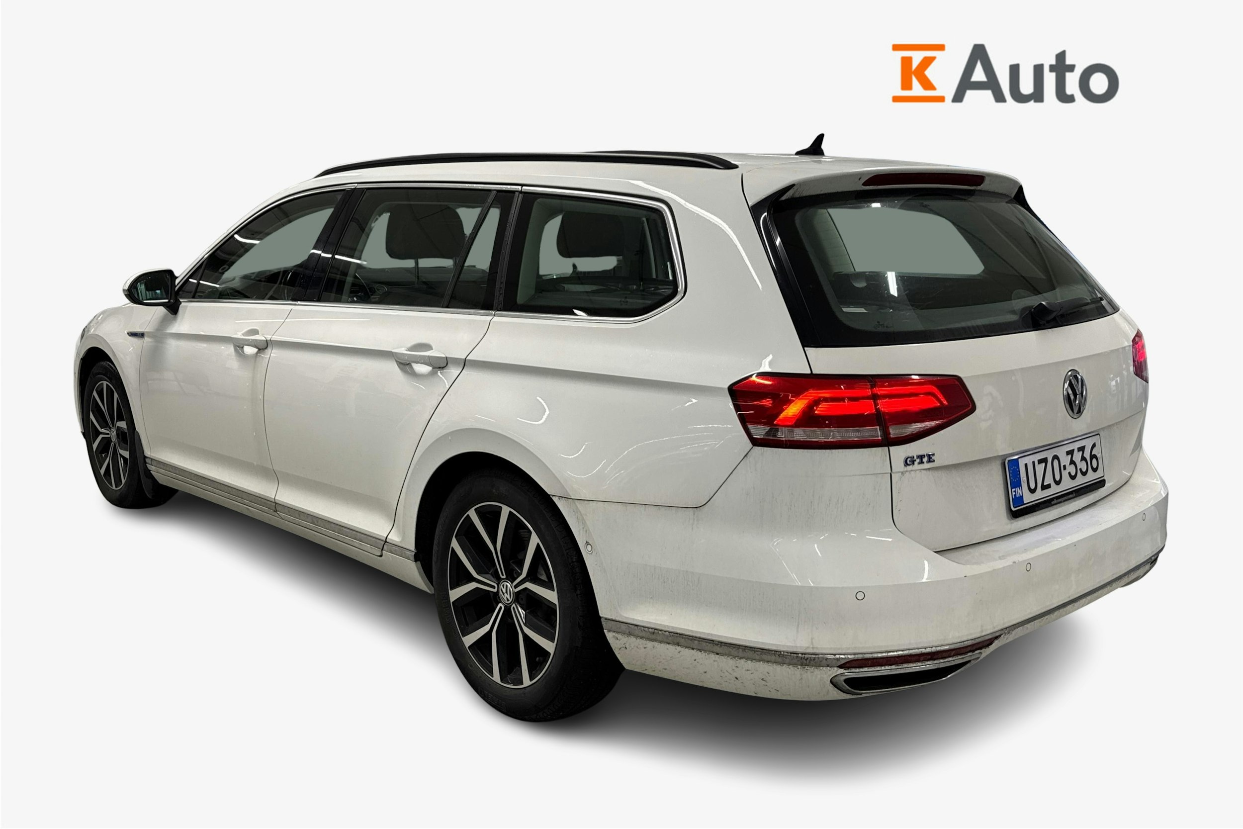 Valkoinen Volkswagen PASSAT 2018 kuva 2.